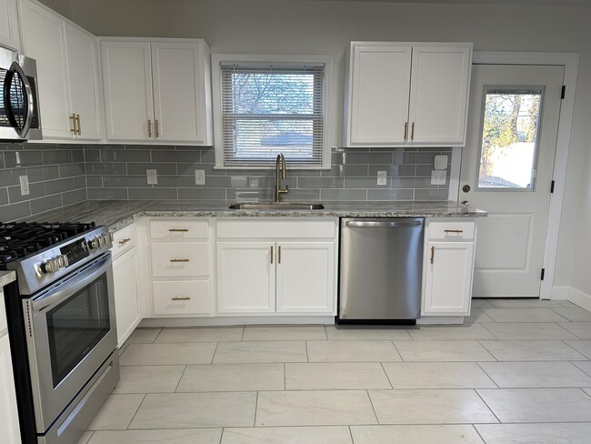 Photo - 2704 31st St