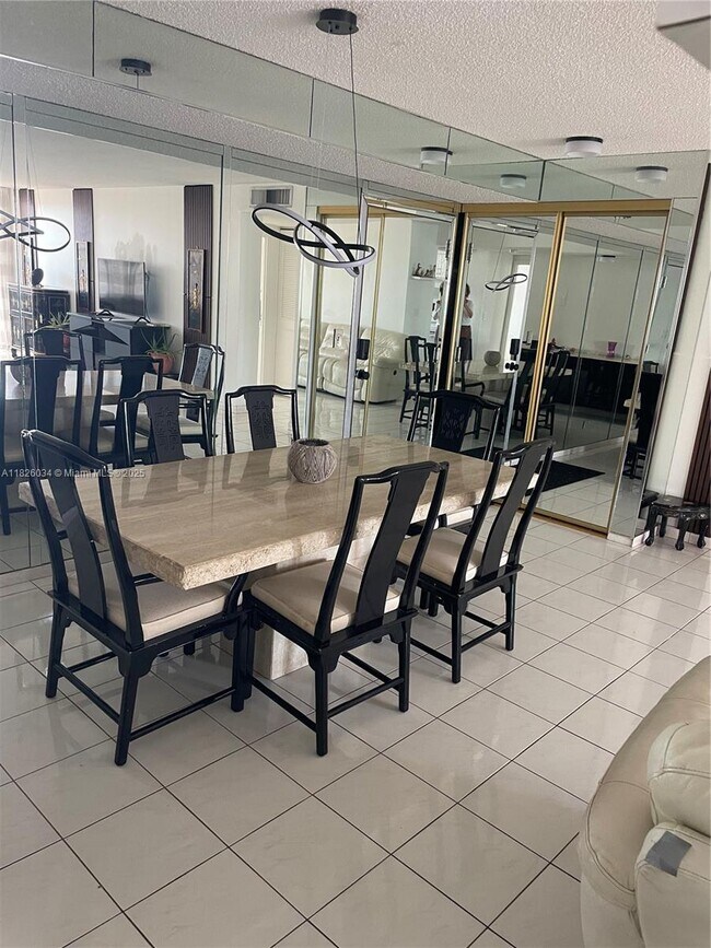 Photo - 251 174th St Unidad 320