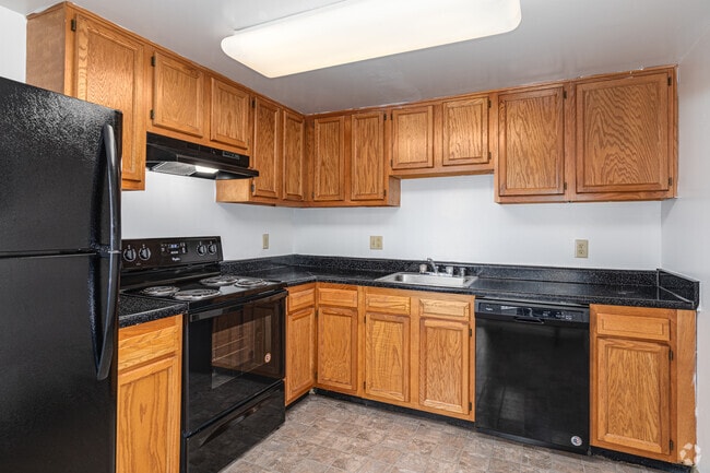 2BR , 1,5BA - 988SF