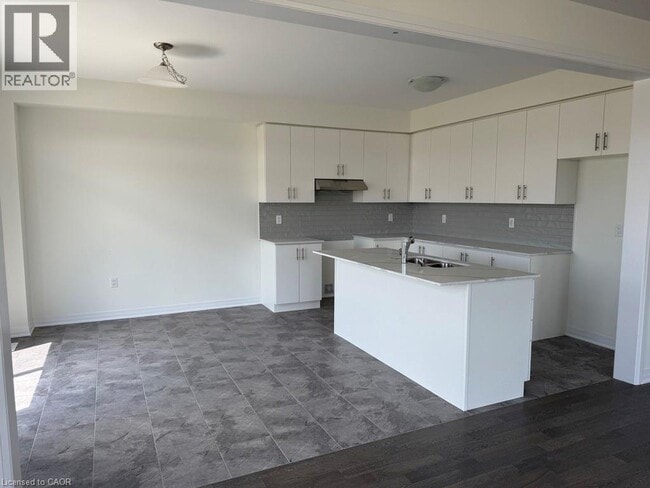 Photo - 40 Turnbull Dr