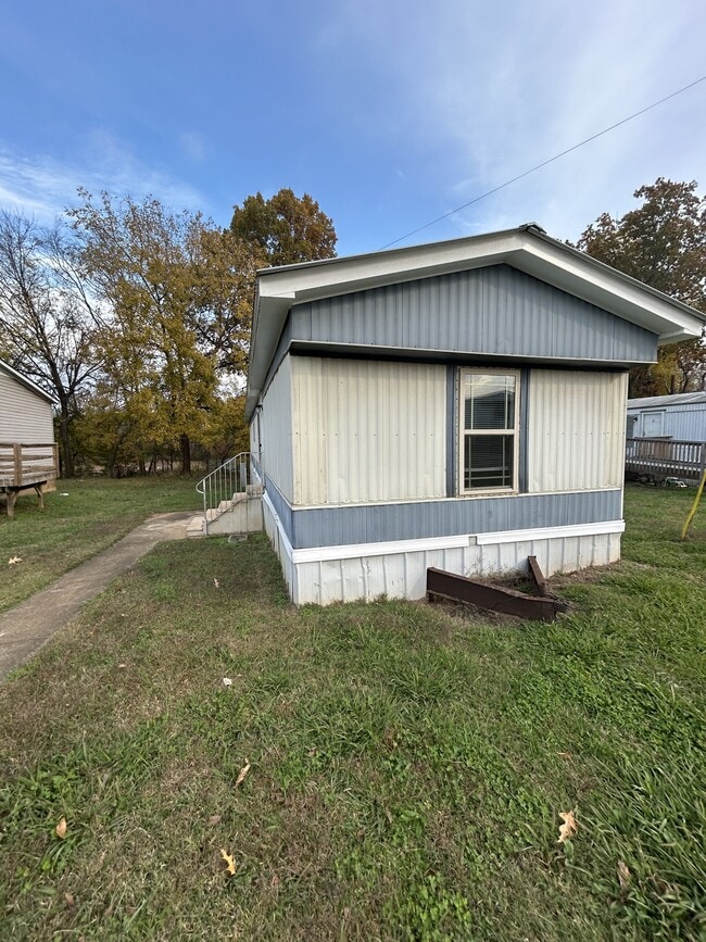 Building Photo - 202 Zackary St