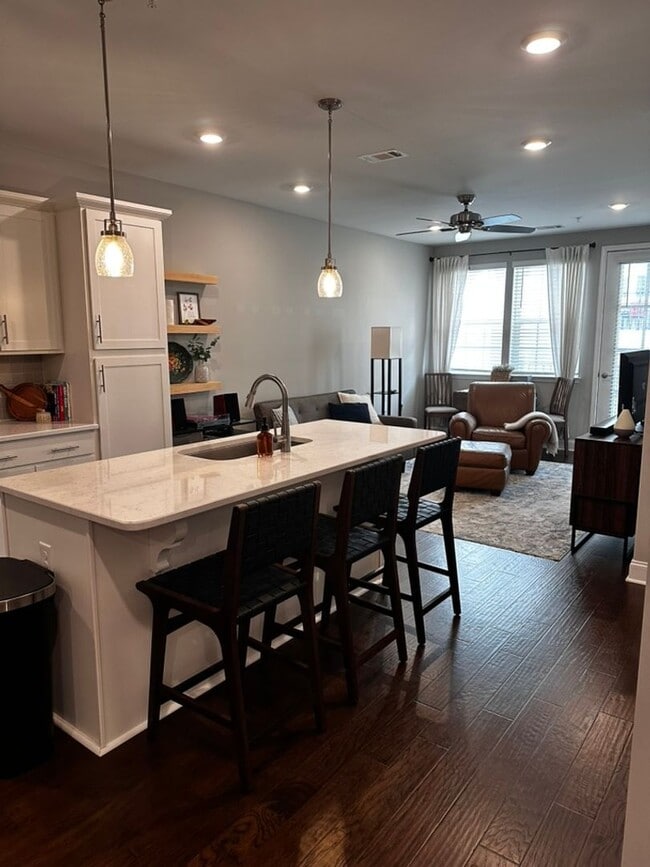 Building Photo - Shadow Green Neighborhood in Franklin