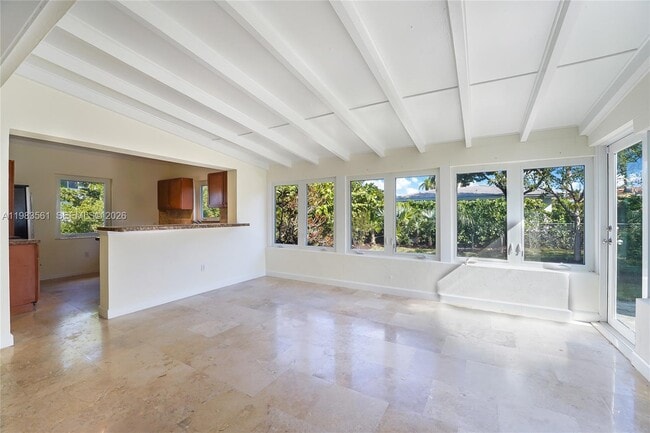 Photo - 8975 Froude Ave