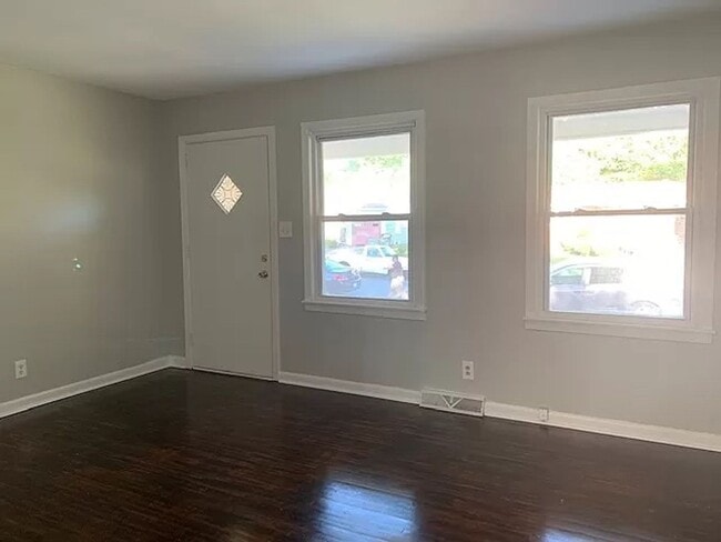 Photo - Cute & Cozy 3BR / 1.5BA • Hardwood Floors • Big Fenced Yard • Lawncare Included!