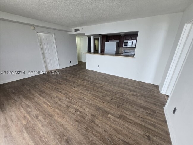 Building Photo - 13499 Biscayne Blvd Unit 1408