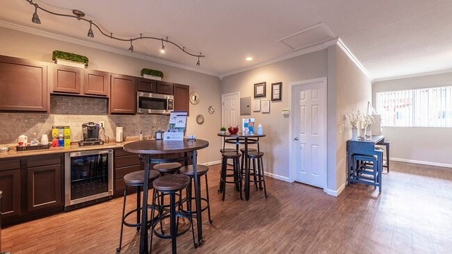 wh_pikesplace_residentlounge2_1200x675 - Pikes Place on San Miguel