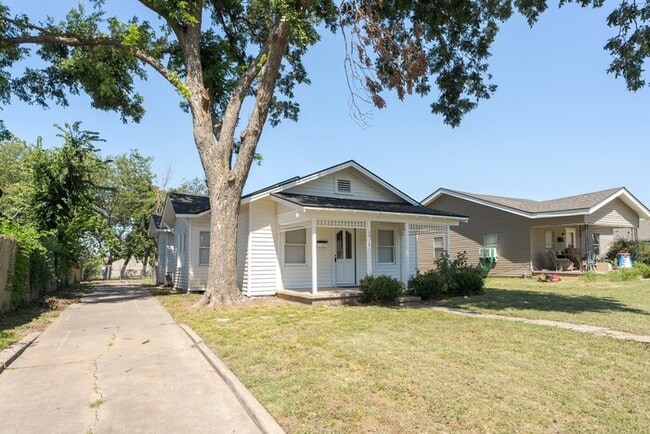 Photo - 1528 N Beard Ave