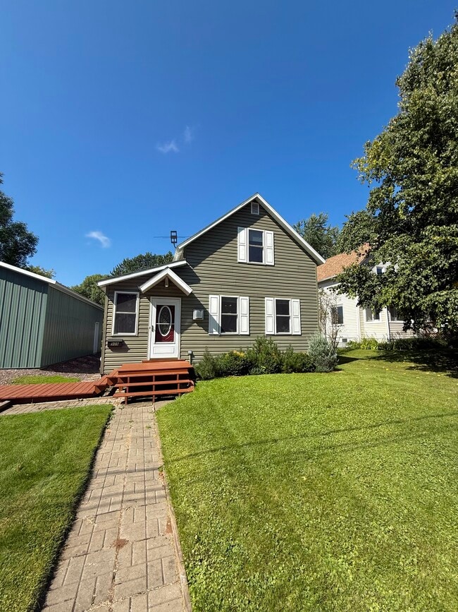 Building Photo - 909 29th St Rental