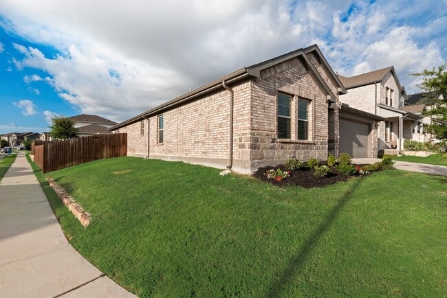 2536 Peoria Dr
