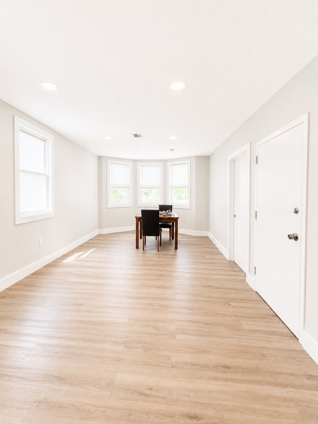 Photo - 318 W Runyon St Unit 3
