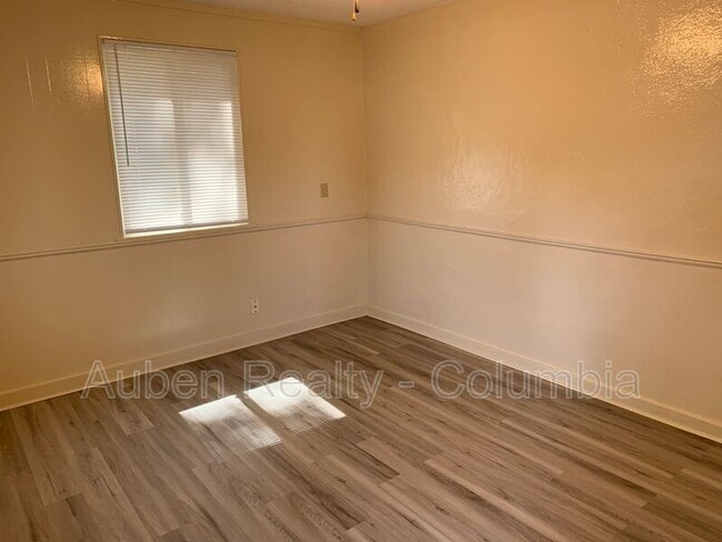 Photo - 1614 Oak St
