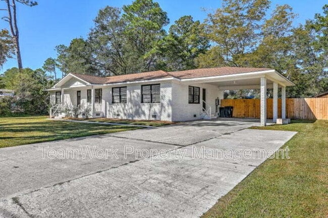 Photo - 702 N Palmetto St