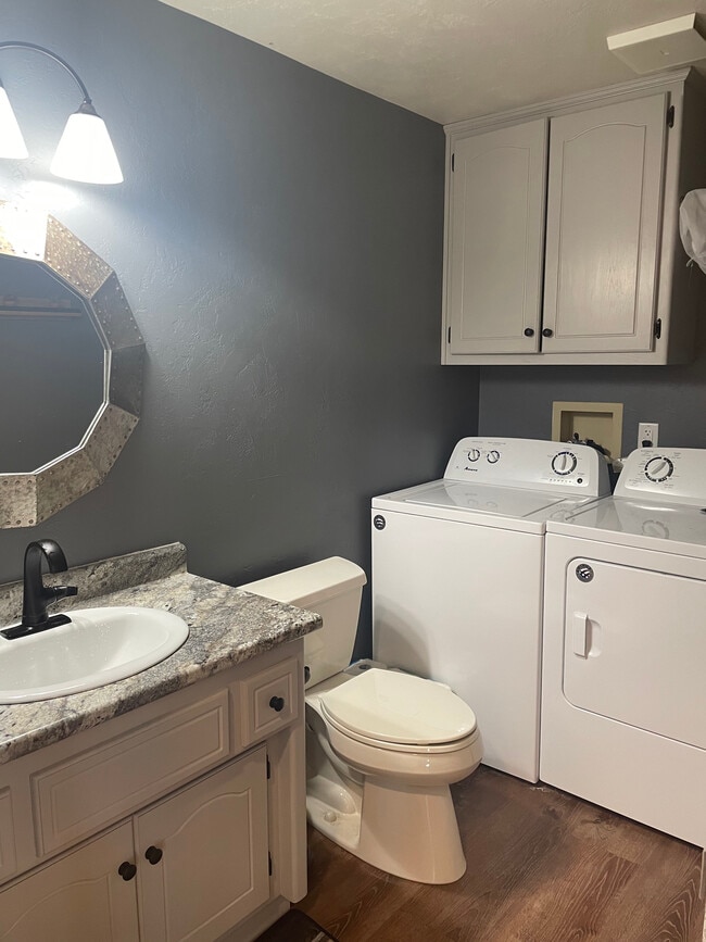 1/2 bath and 1st floor laundry - 3018 Manitowoc Rd