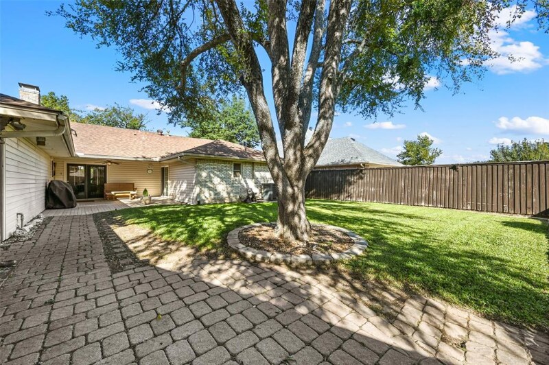 428 Park Bend Dr