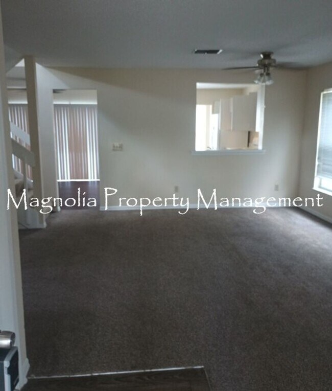 Photo - Two story, 3/2.5, near UCF or Valencia