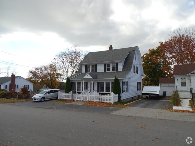 Building Photo - 45 Olive St Rental