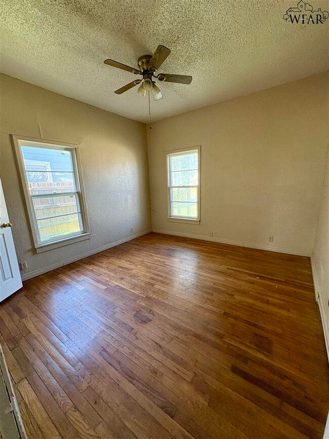 Photo - 3304 Garfield St