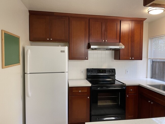 Photo - 1575 Drake Dr