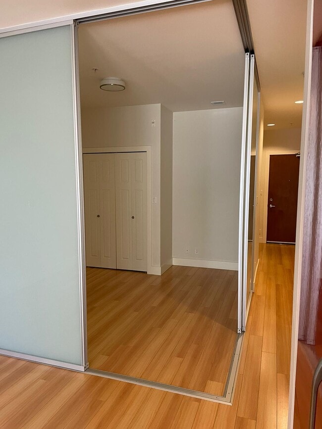 Photo - 2250 Commercial Dr Unit 211