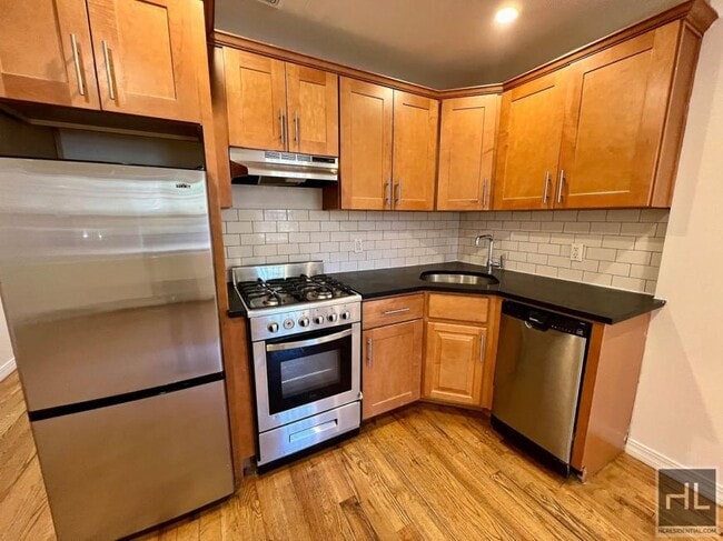 Photo - 3 bedroom in BROOKLYN NY 11221