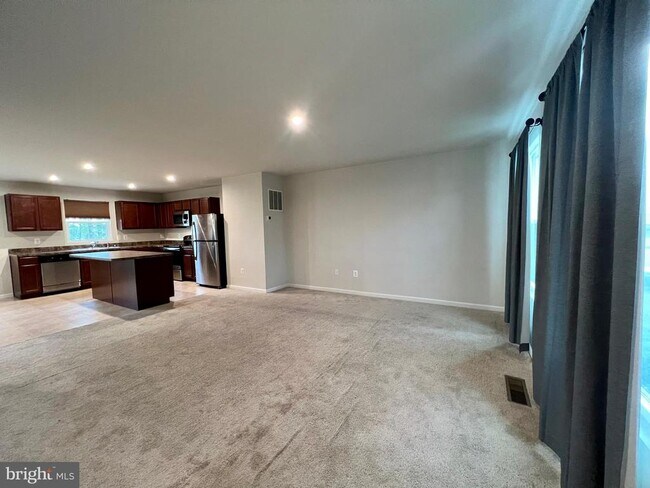 Photo - 255 Severna Pkwy