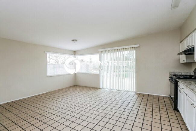 Photo - 3 Bedroom Pet-Friendly Home in Tucson, AZ with Main Street Renewal