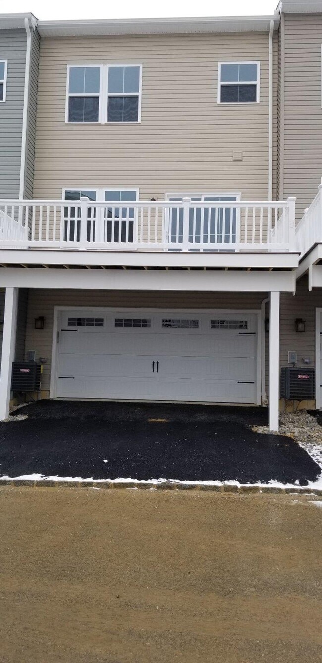 Photo - 504 Holywell Dr