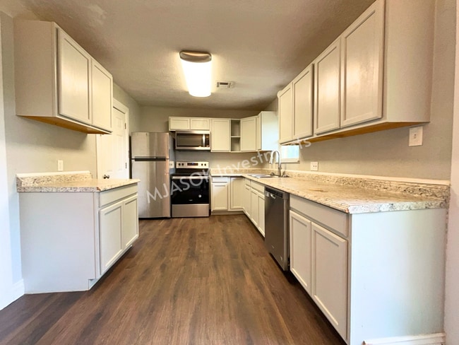 Photo - 2709 NW Hilltop Dr