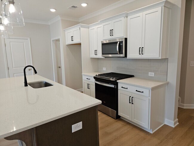 Photo - 125 Priestwood Ln