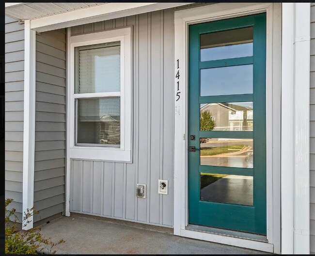 Photo - 1415 Darrowby Wy