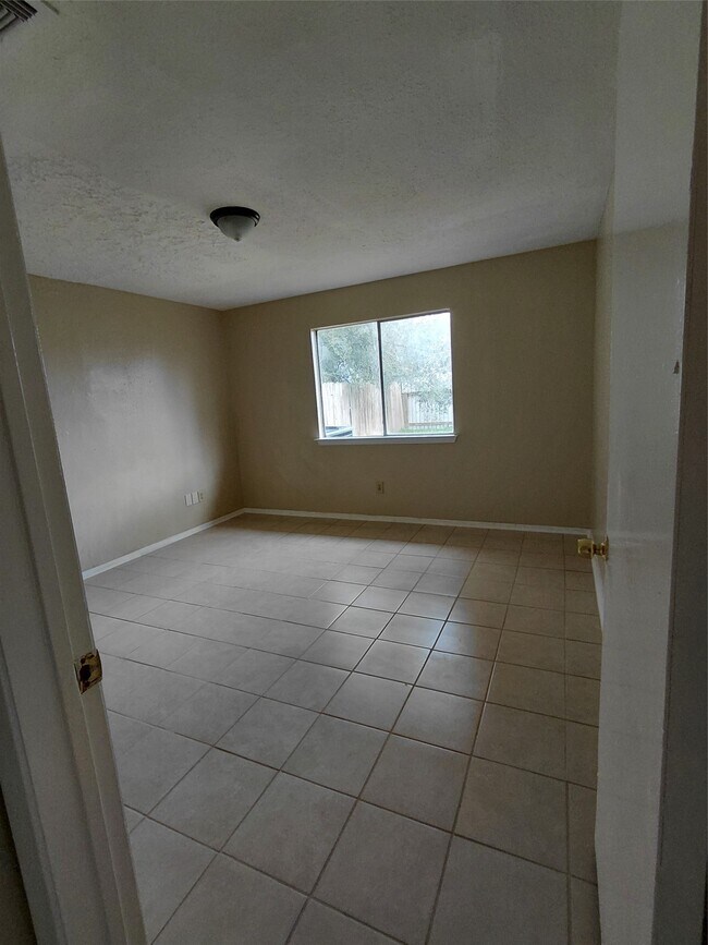 Photo - 16511 Parkridge Ct