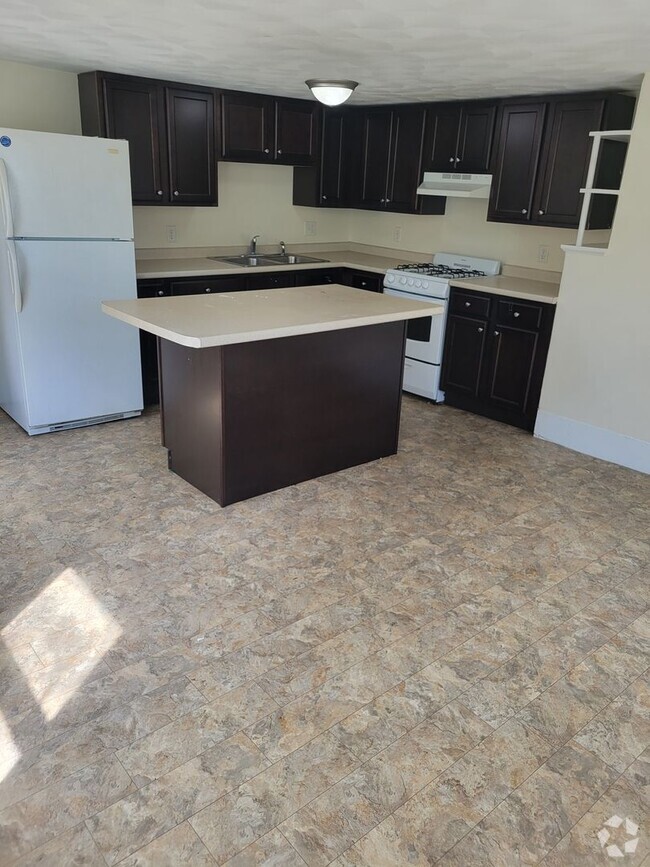 Building Photo - 50 Hunt Rd Unit Apt 3