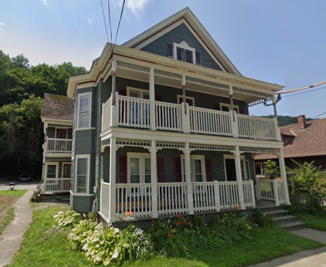 Photo - 16 Laurel Ave Unit 1