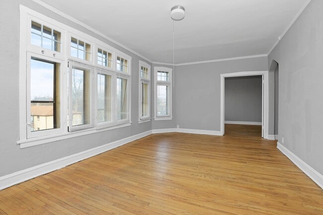 Photo - Bev Apartments