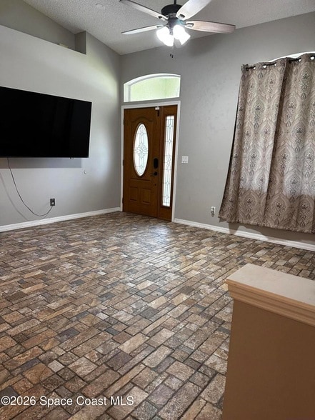 Photo - 283 Umber St NW