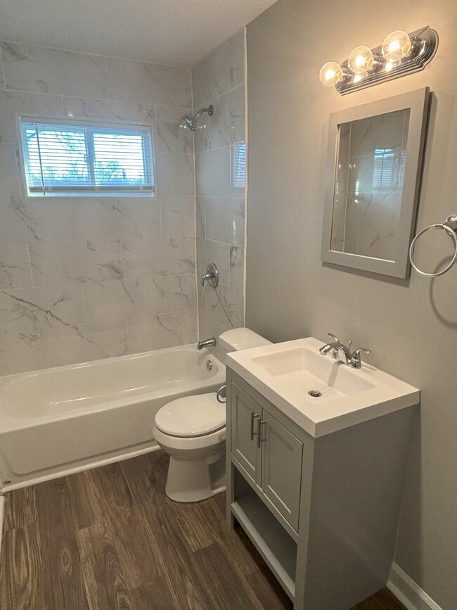 Photo - Brentwood Apartments