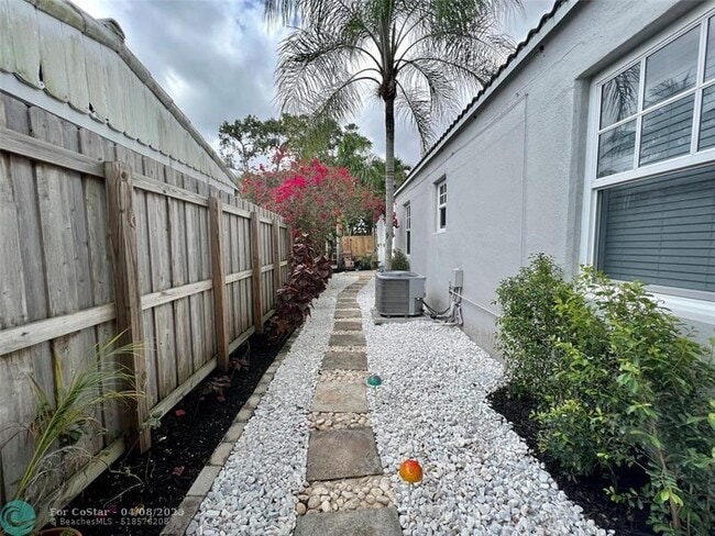 Photo - 819 SW 9th Terrace