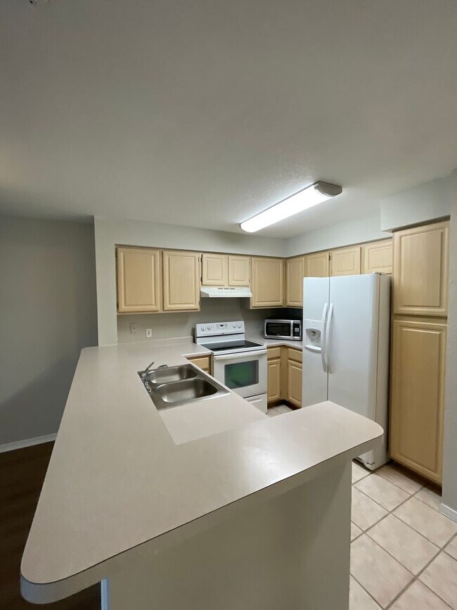 Photo - 2Bdrm 2Bath in Hunters Creek -- Fresh Pain... Unidad 925