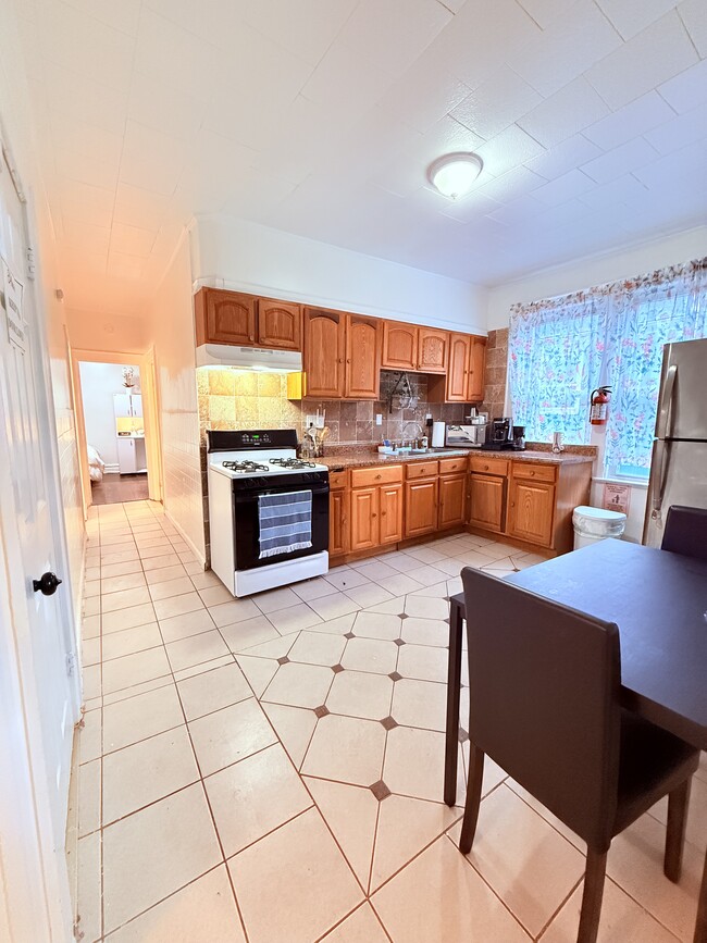 Photo - 52 Brookdale Ave Unit 2nd Floor