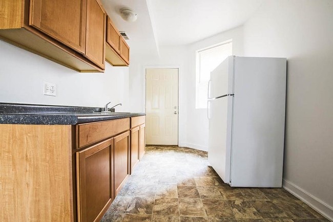 Photo - 7055 S St Lawrence Ave