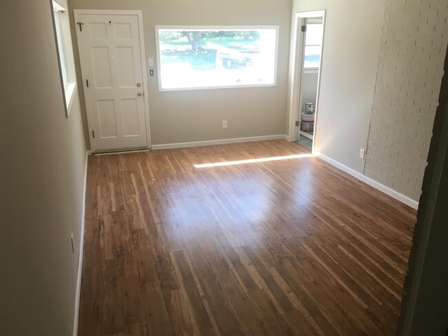 Photo - 1120 Toddington Dr