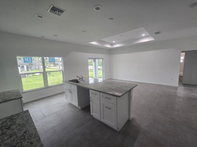 Photo - Large 3 Bedroom, 2 Bath + Den