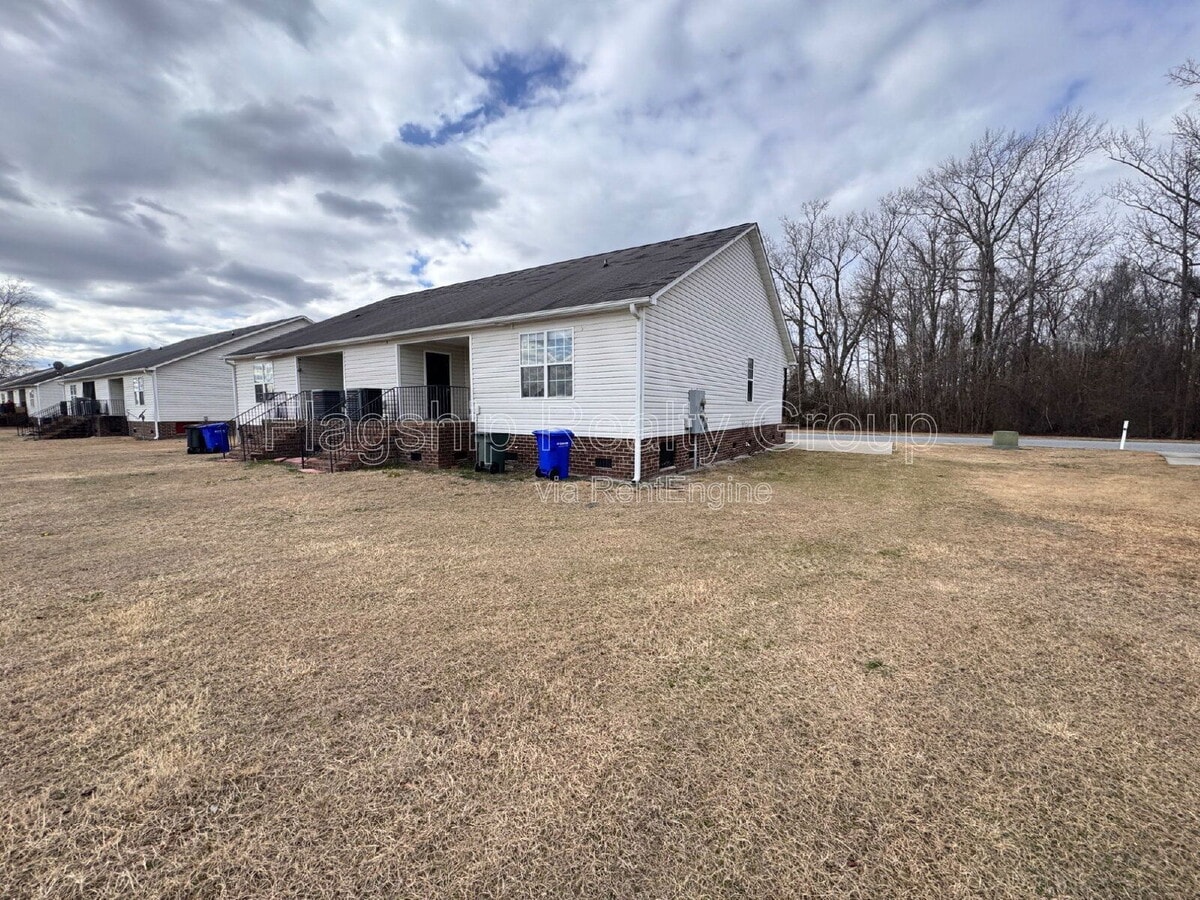 Photo - 5170 Deveron St