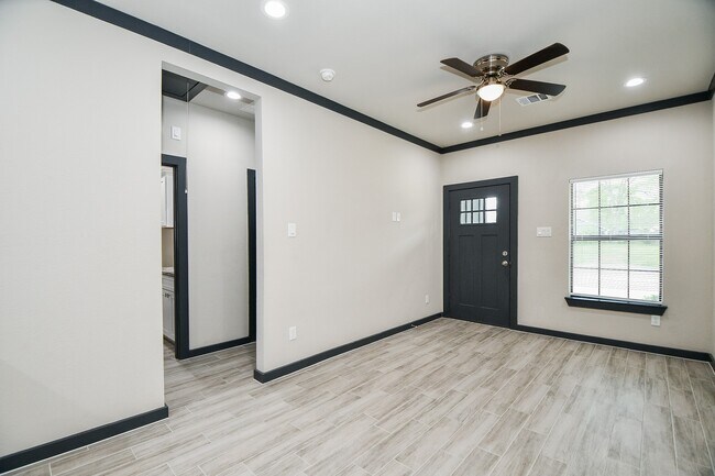 Photo - 7802 Dandy St