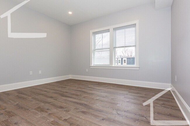 Photo - 120 Kenrick St