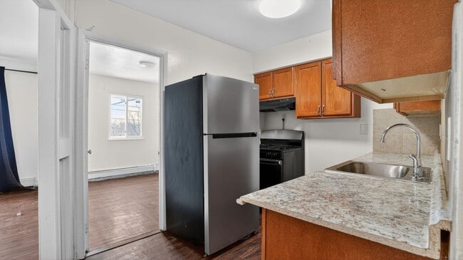 Photo - 1102 E 233rd St