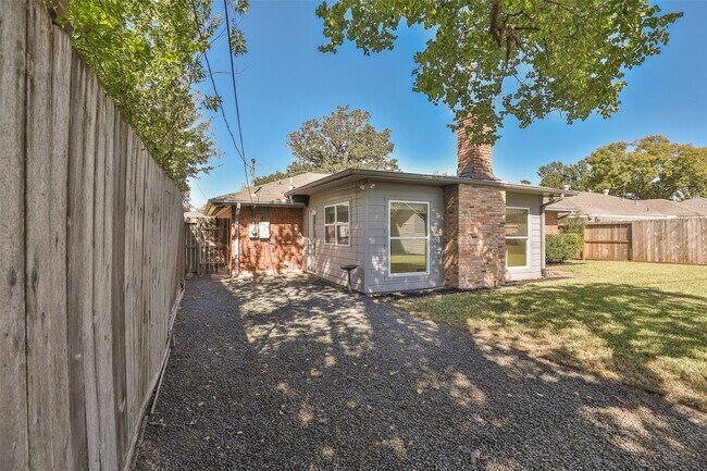 Photo - 4613 Libbey Dr
