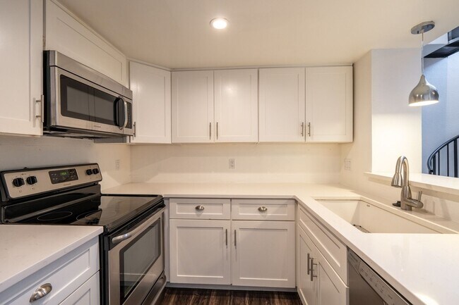 Photo - 4943 S Carson St