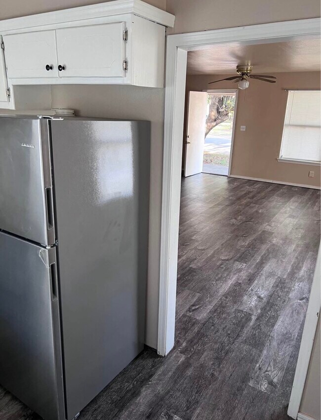 Photo - 101 SW 8th St