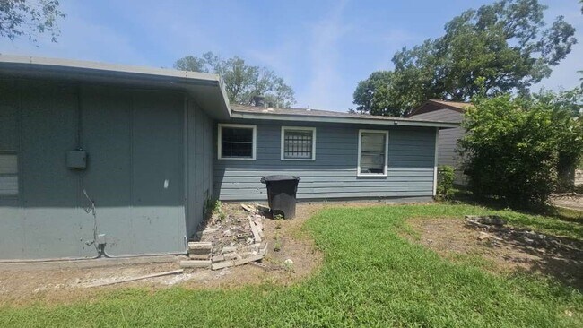 Photo - 7338 Bigwood St